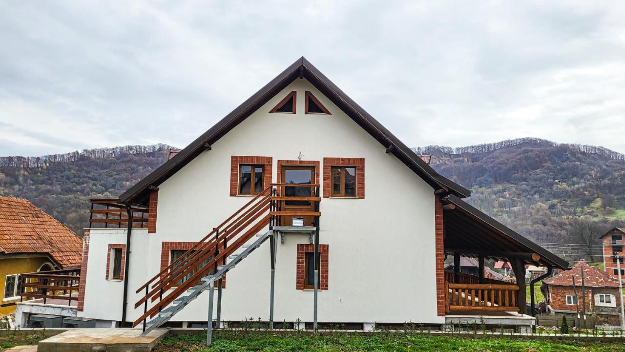 Pensiunea Tesoro Corbeni Exterior photo